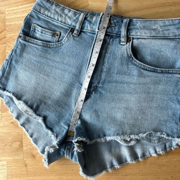 Divided by H&M short jean shorts light denim size 4 - Picture 12 of 14